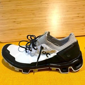 Never worn On trail runners 7.5W